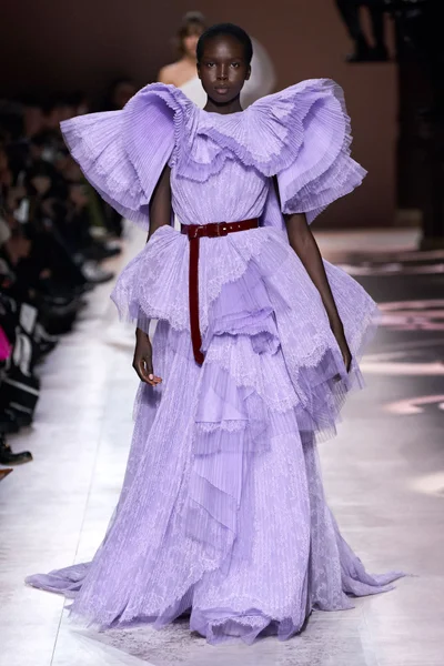Look 28